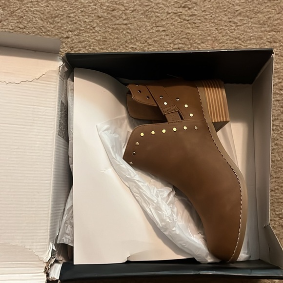 New Tan Ankle Boot - Picture 2 of 5